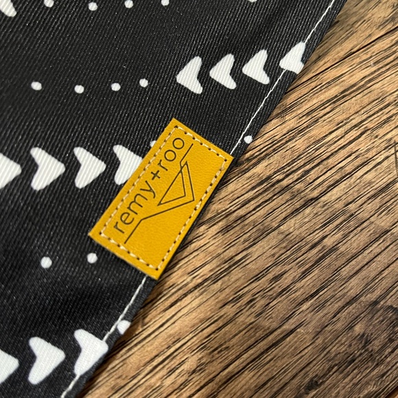New! Remy + Roo Dog Bandanas 3pk - Picture 2 of 3